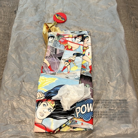 MAC WONDER WOMAN BOLD BABE TOTE - Picture 6 of 8